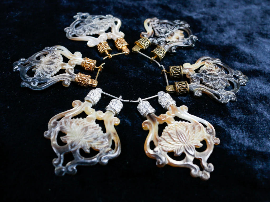 Lotus Earrings - Dark Mother Of Pearl